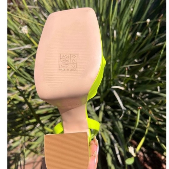 Platform Block Heels - Picture 4 of 4